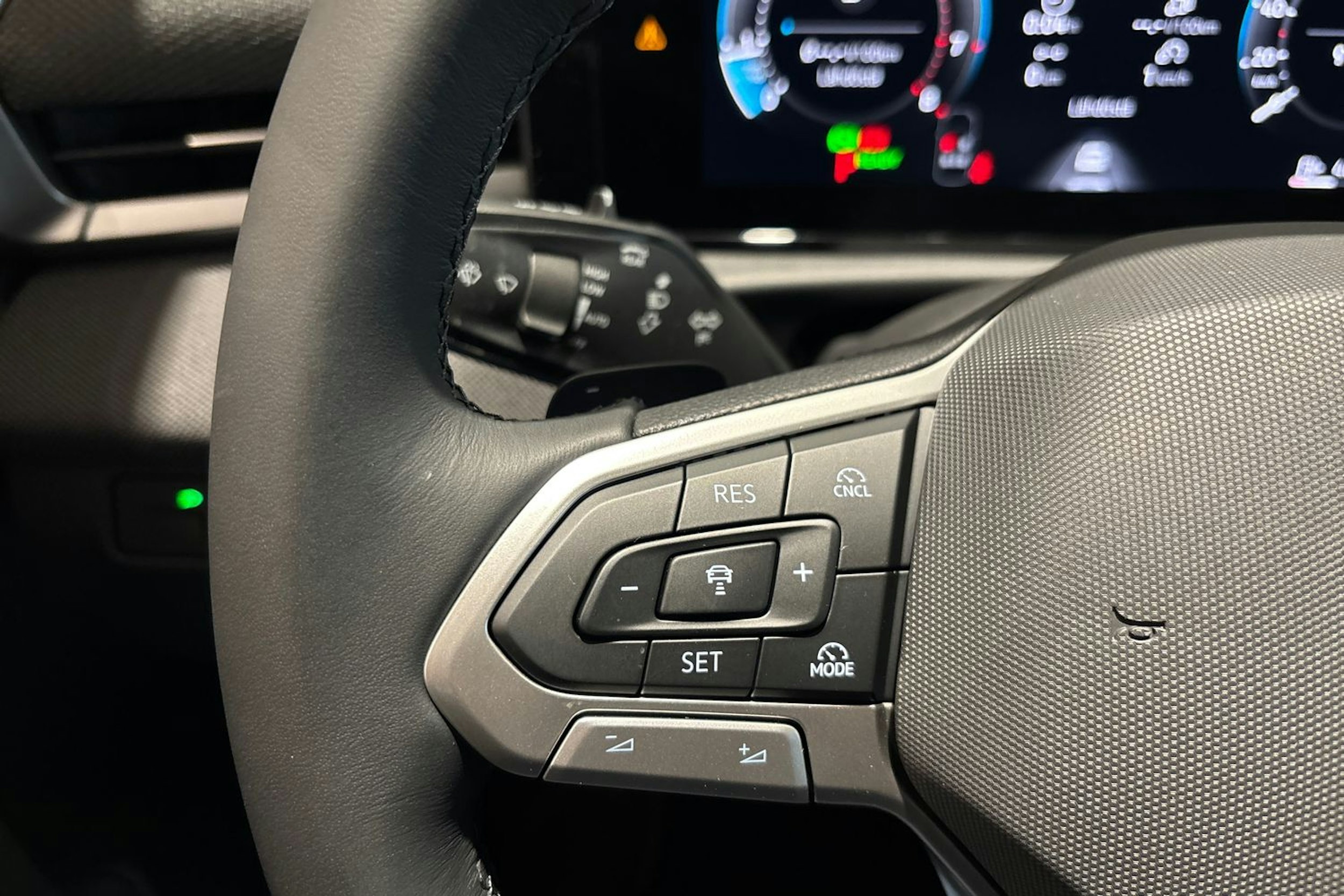 sininen Volkswagen T-Roc 2026 kuva 14.