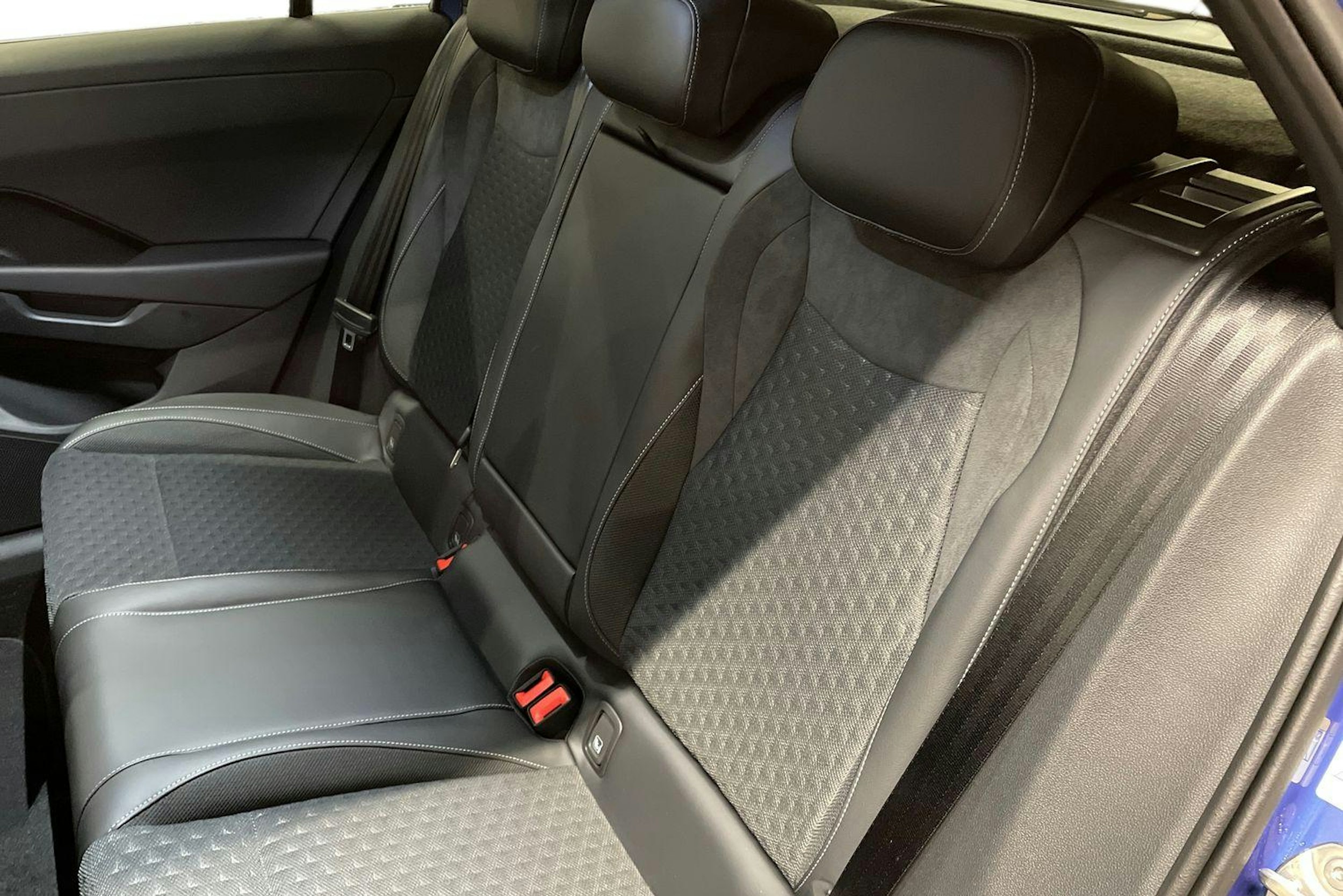 sininen Volkswagen T-Roc 2026 kuva 10.