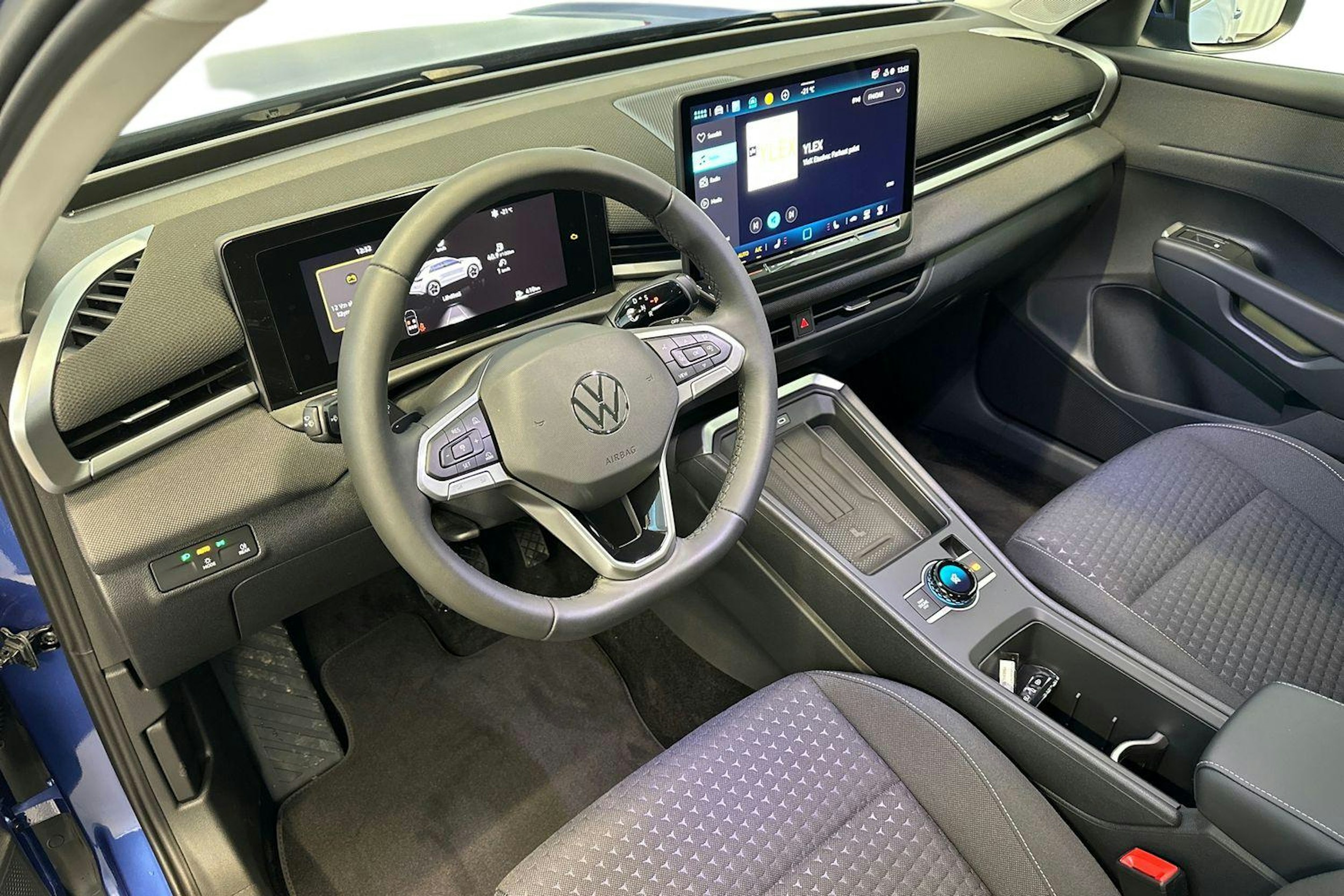 sininen Volkswagen T-Roc 2026 kuva 6.