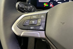 sininen Volkswagen T-Roc 2026 kuva 11.