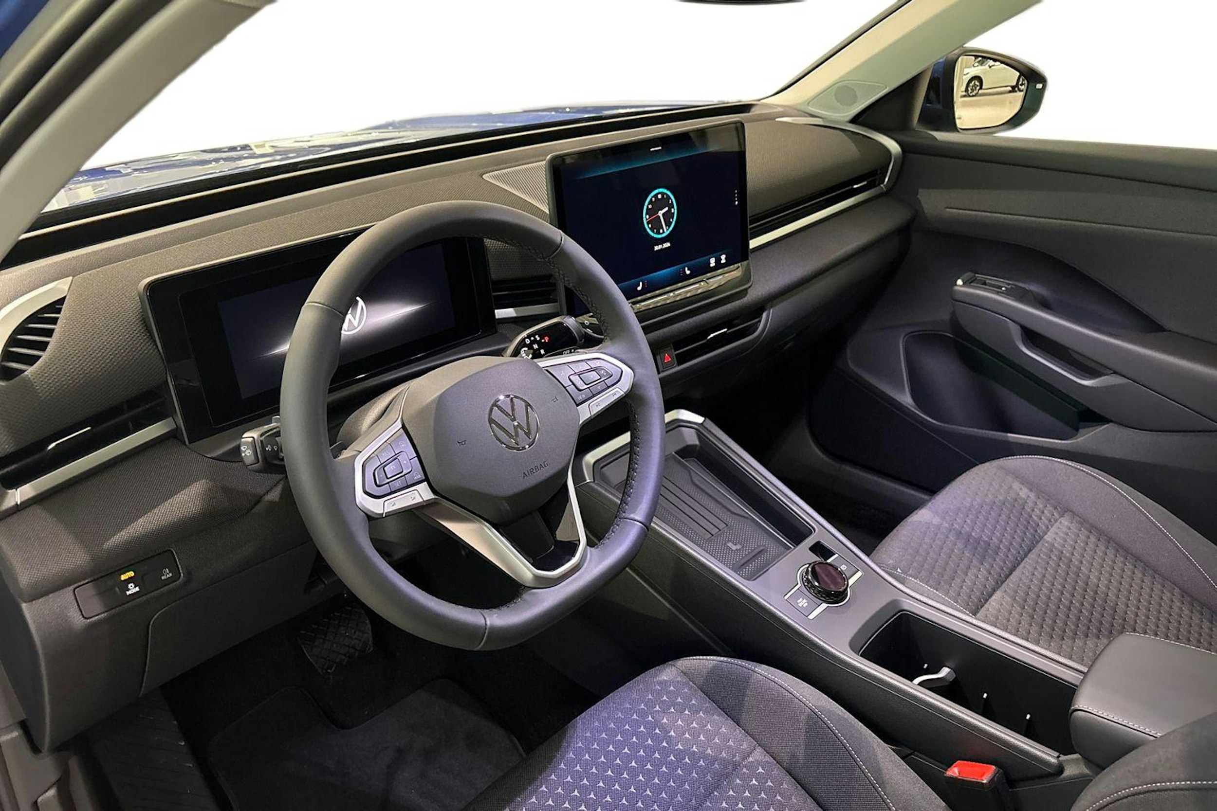 sininen Volkswagen T-Roc 2026 kuva 6.