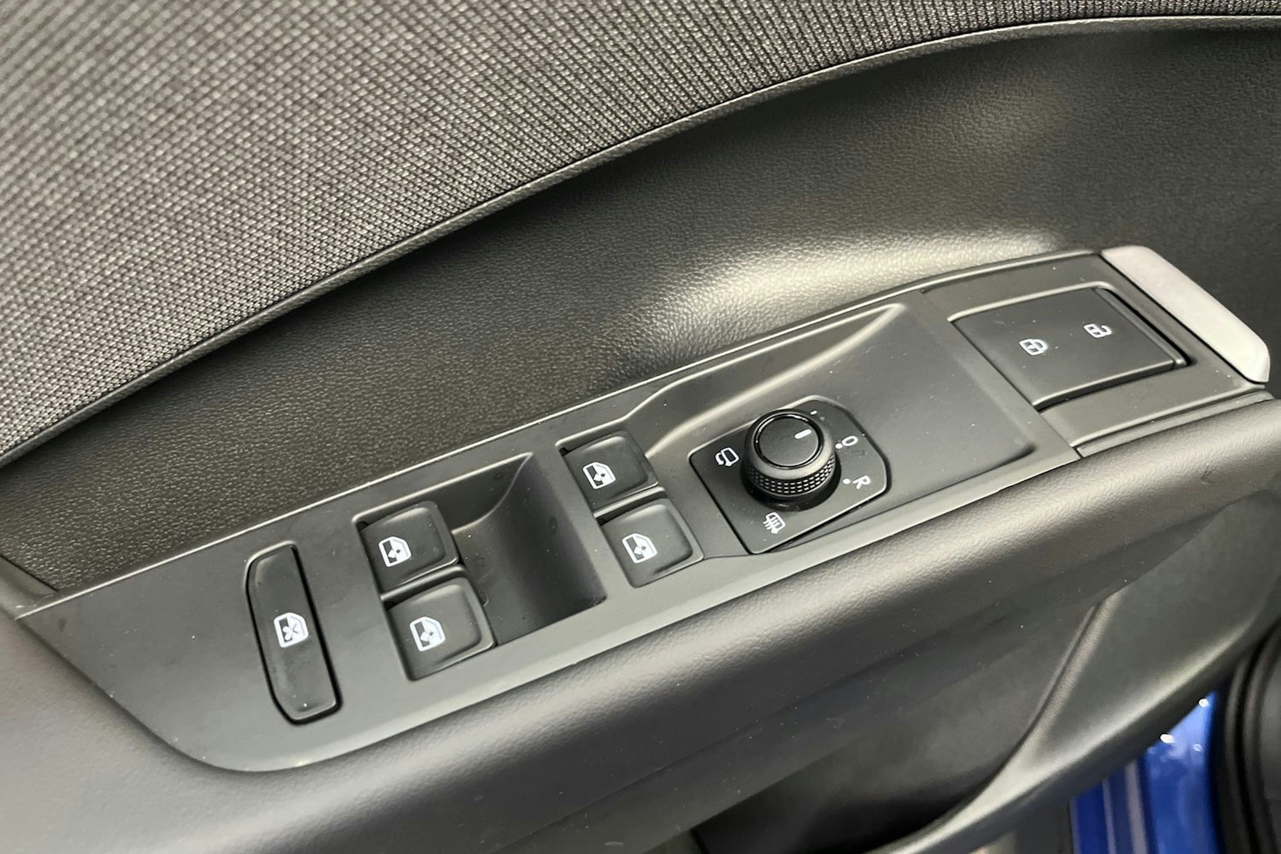 sininen Volkswagen T-Roc 2026 kuva 12.