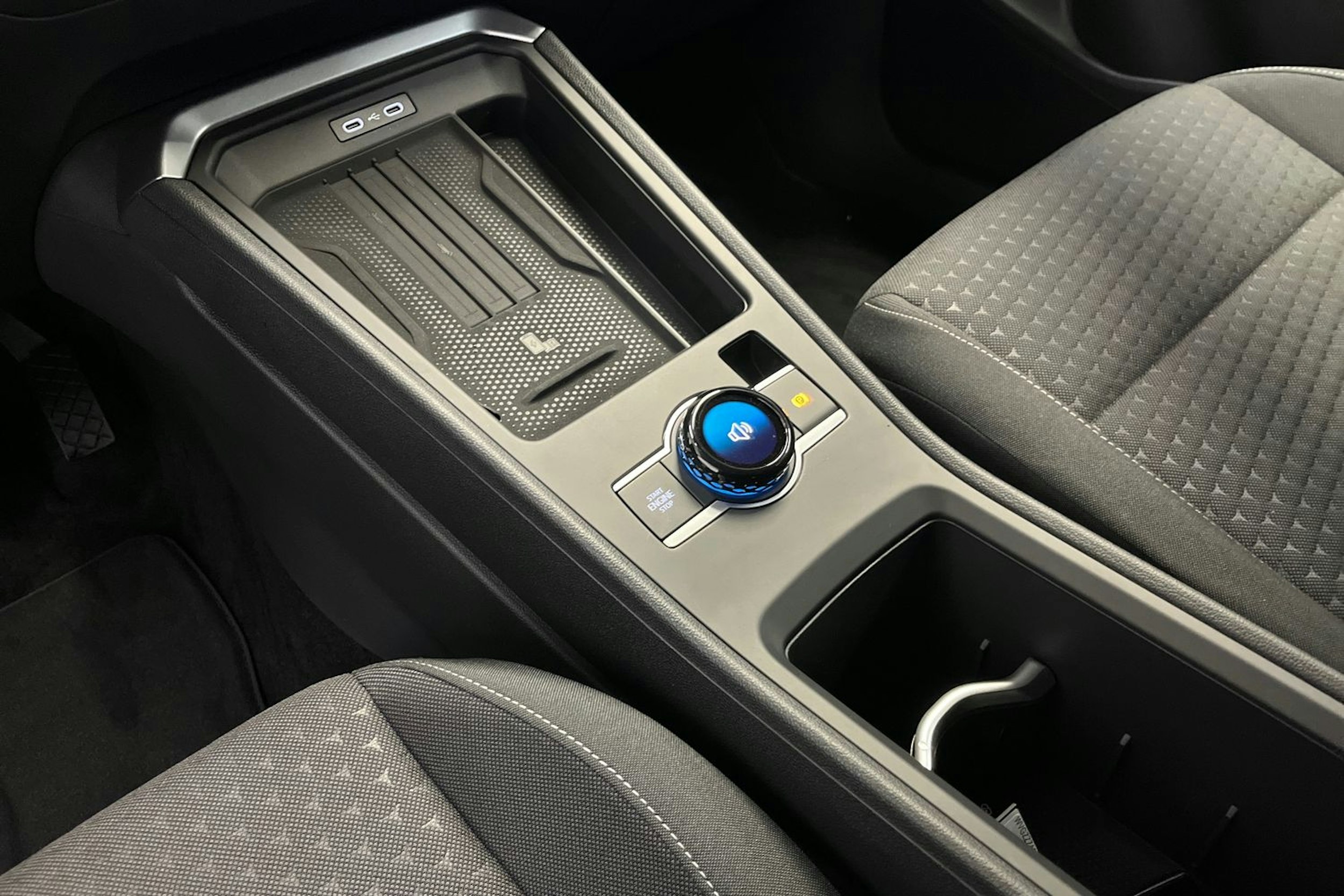 sininen Volkswagen T-Roc 2026 kuva 15.