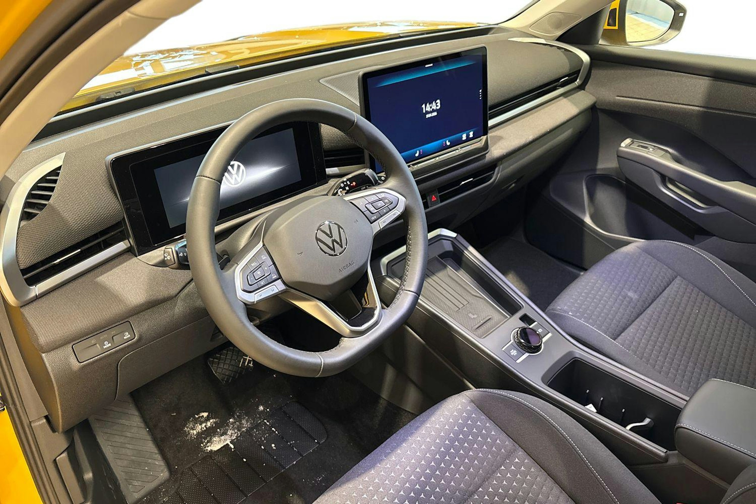 keltainen Volkswagen T-Roc 2026 kuva 6.