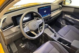 keltainen Volkswagen T-Roc 2026 kuva 6.