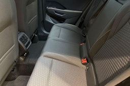 keltainen Volkswagen T-Roc 2026 kuva 8.