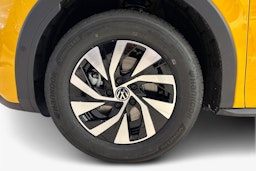 keltainen Volkswagen T-Roc 2026 kuva 9.