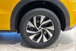 keltainen Volkswagen T-Roc 2026 kuva 10.
