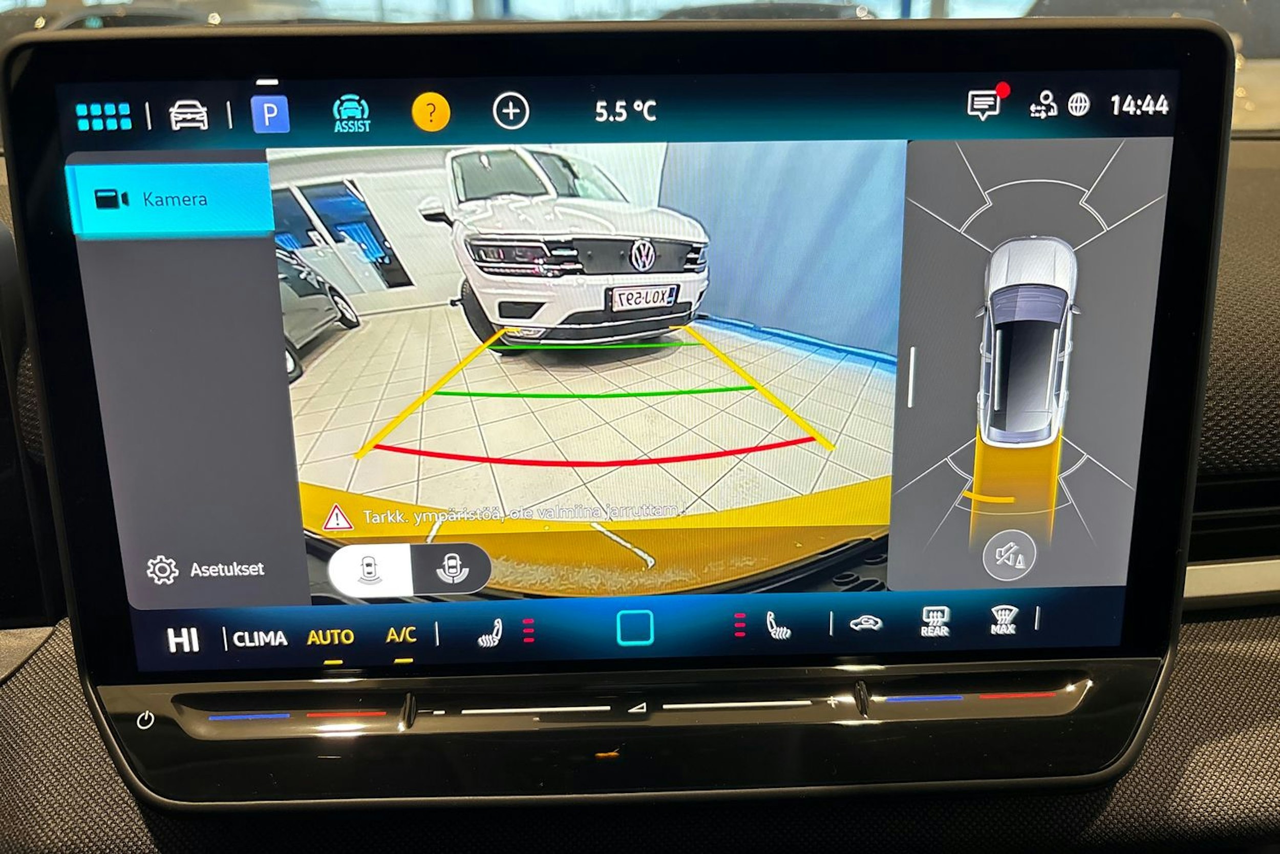 keltainen Volkswagen T-Roc 2026 kuva 13.