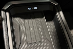 keltainen Volkswagen T-Roc 2026 kuva 18.