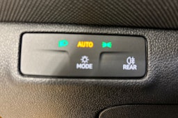 keltainen Volkswagen T-Roc 2026 kuva 22.