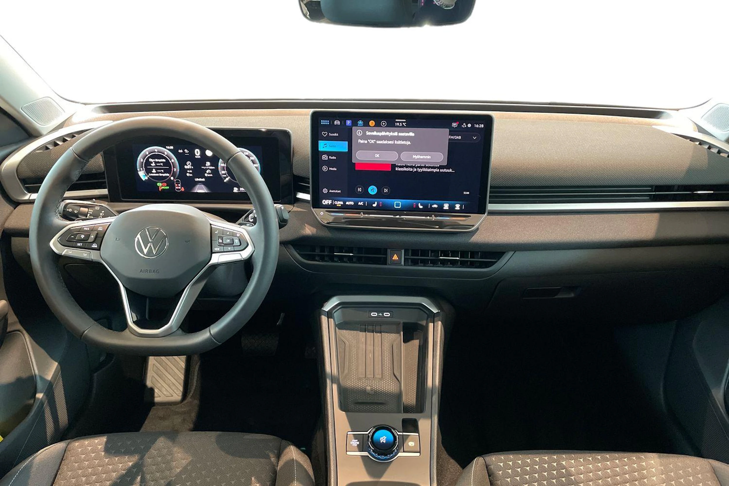 keltainen Volkswagen T-Roc 2026 kuva 7.