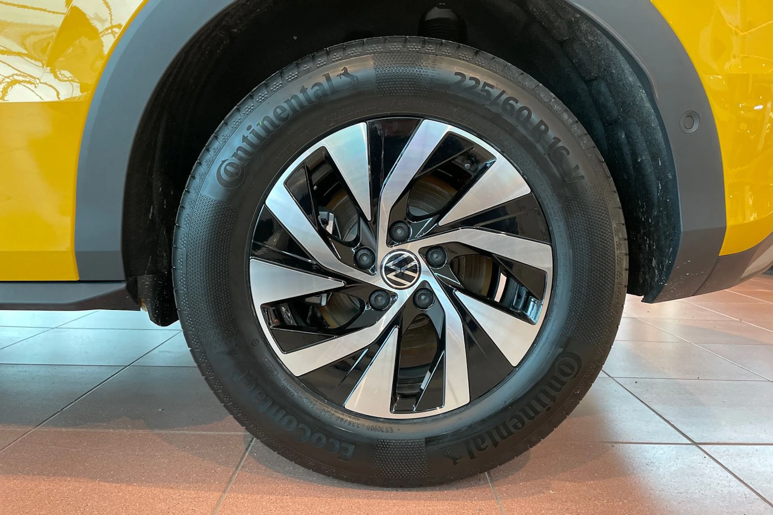 keltainen Volkswagen T-Roc 2026 kuva 10.