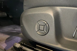 keltainen Volkswagen T-Roc 2026 kuva 11.