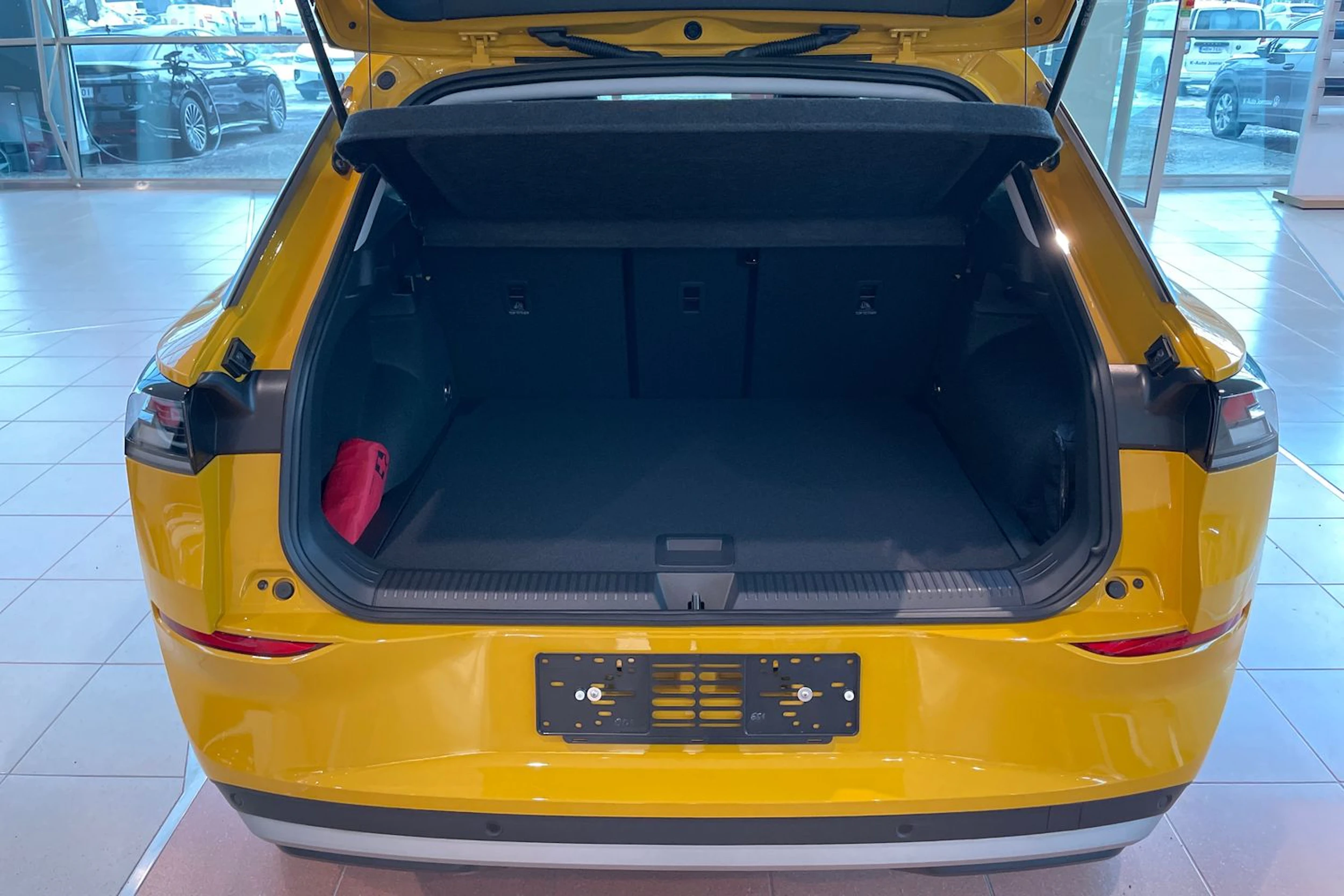 keltainen Volkswagen T-Roc 2026 kuva 23.