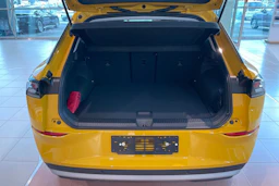 keltainen Volkswagen T-Roc 2026 kuva 23.