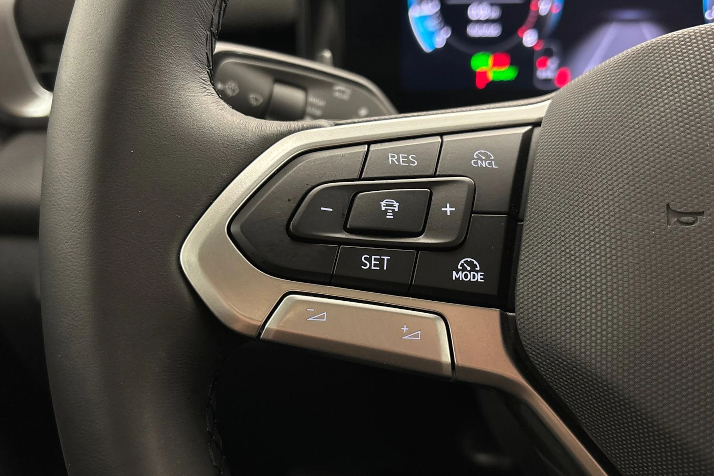 Musta Volkswagen T-Roc 2026 kuva 13.