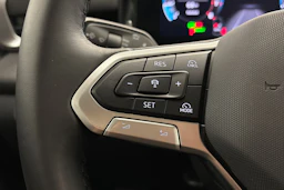 Musta Volkswagen T-Roc 2026 kuva 13.