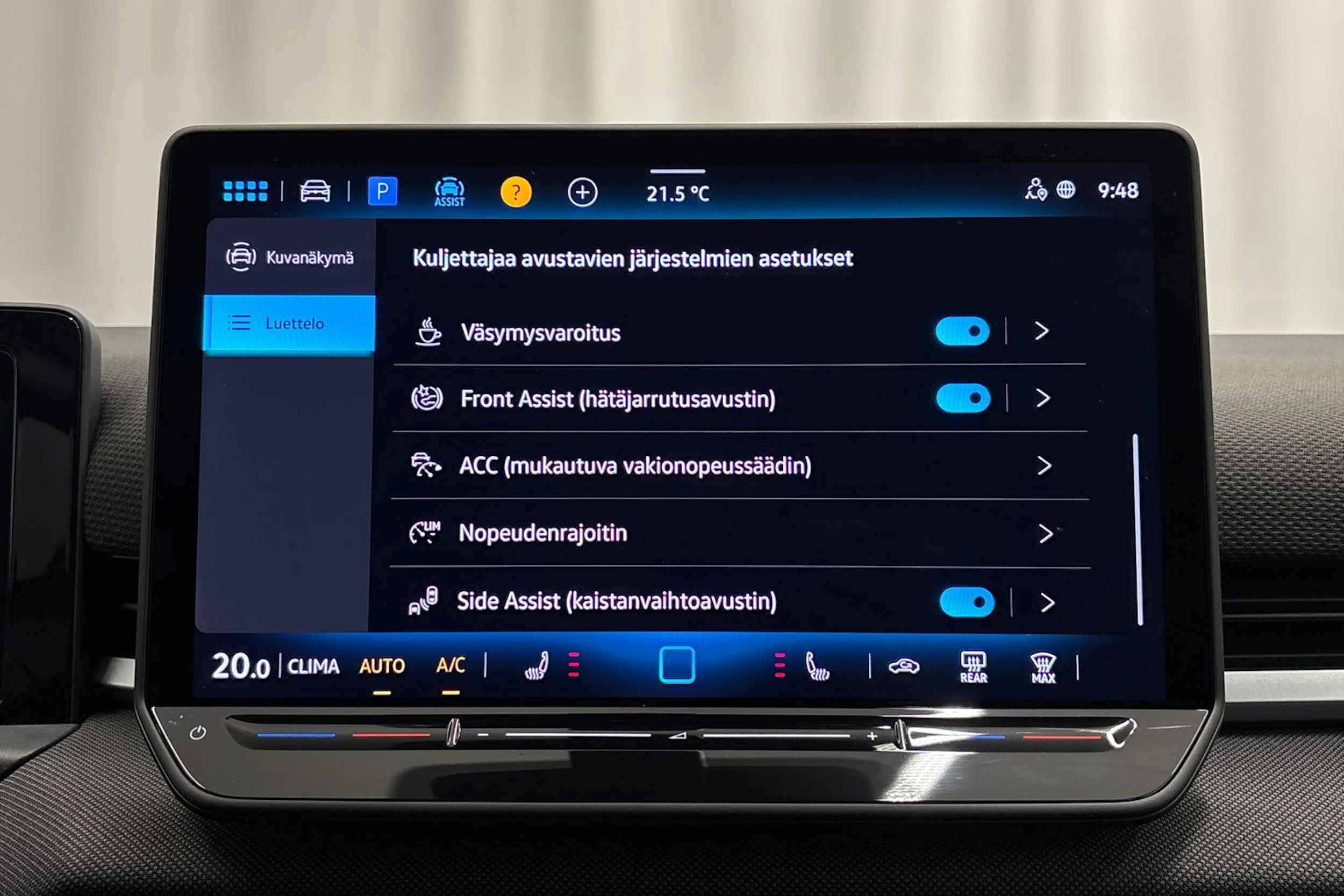 Musta Volkswagen T-Roc 2026 kuva 18.