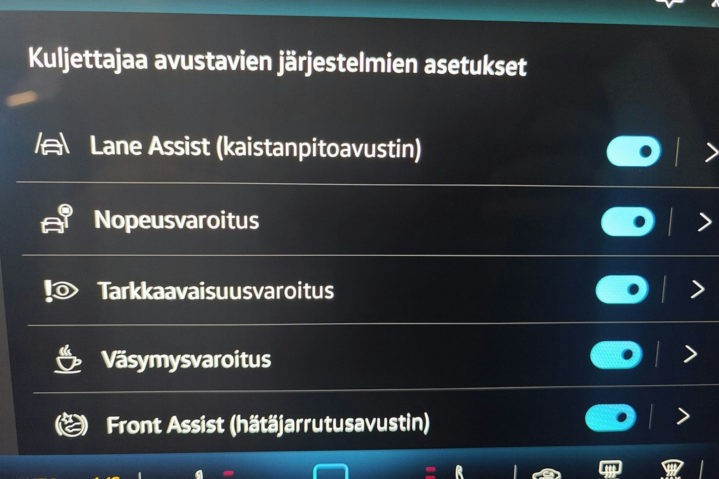 valkoinen Volkswagen T-Roc 2026 kuva 13.