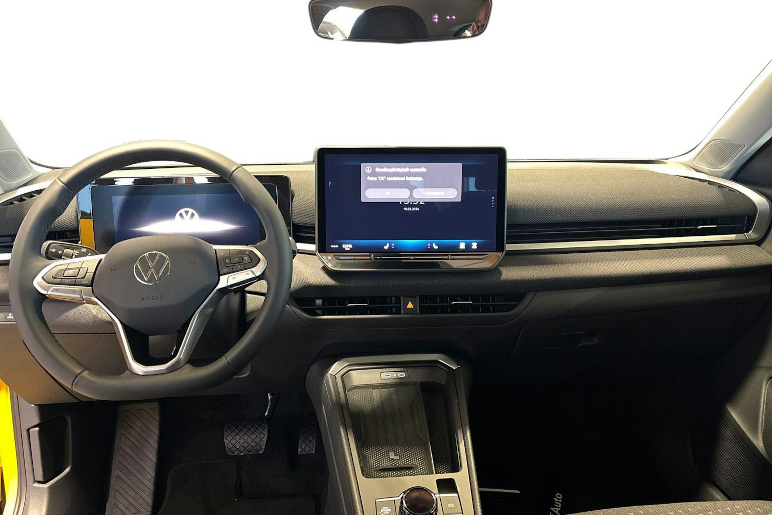 keltainen Volkswagen T-Roc 2026 kuva 7.