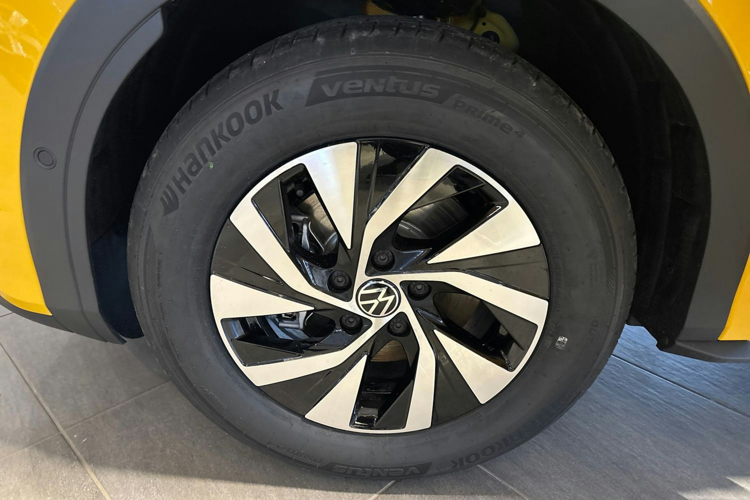 keltainen Volkswagen T-Roc 2026 kuva 10.