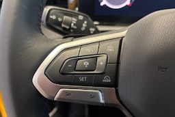 keltainen Volkswagen T-Roc 2026 kuva 12.