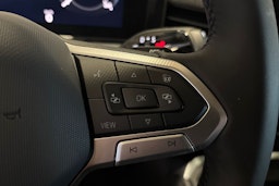 keltainen Volkswagen T-Roc 2026 kuva 13.