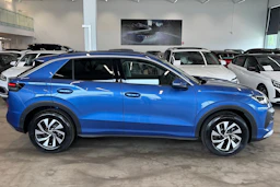 sininen Volkswagen T-Roc 2026 kuva 16.