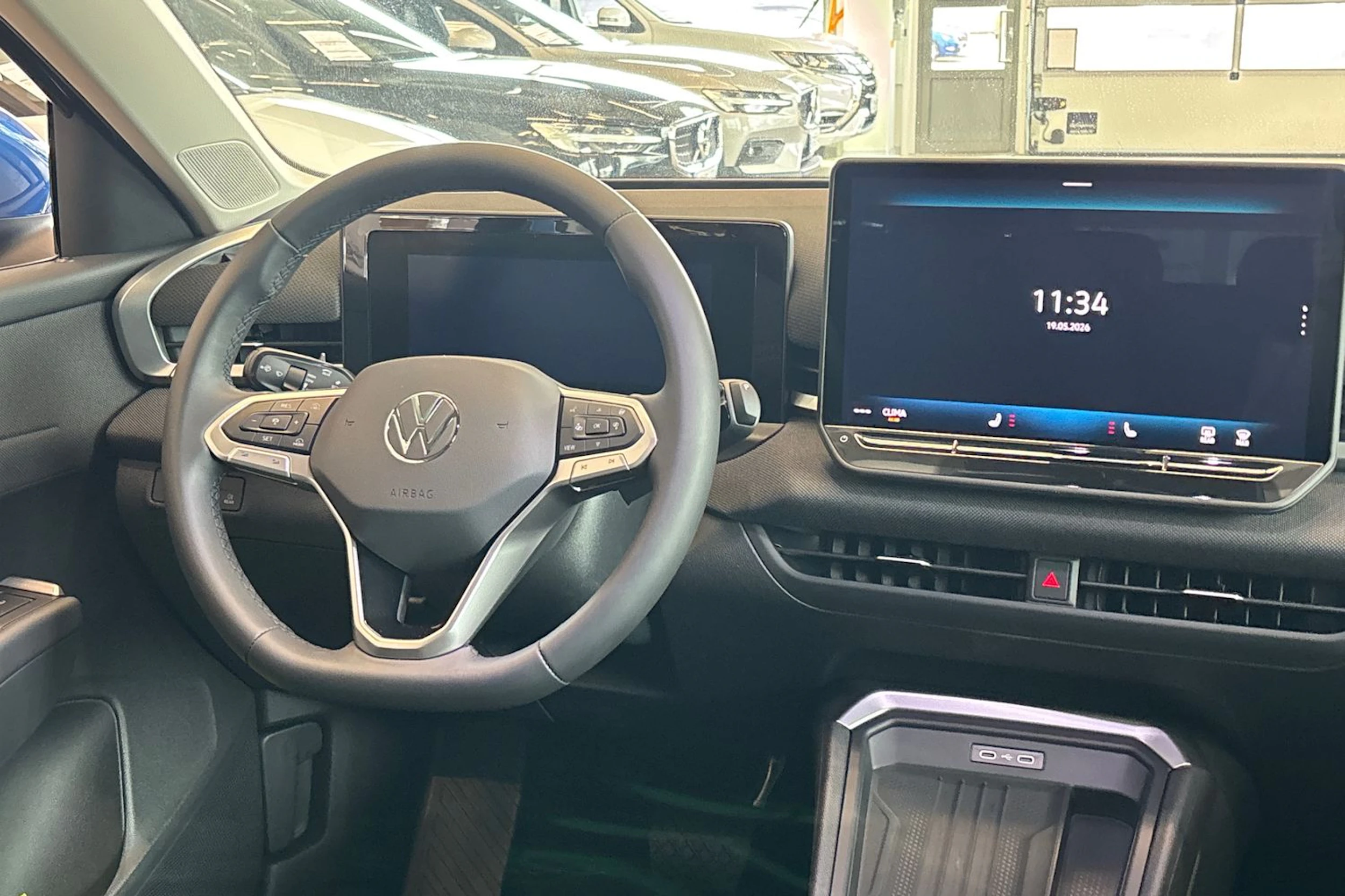 sininen Volkswagen T-Roc 2026 kuva 20.