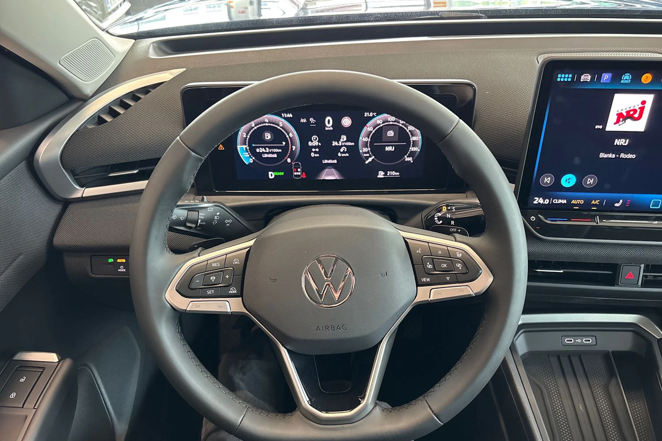 sininen Volkswagen T-Roc 2026 kuva 39.