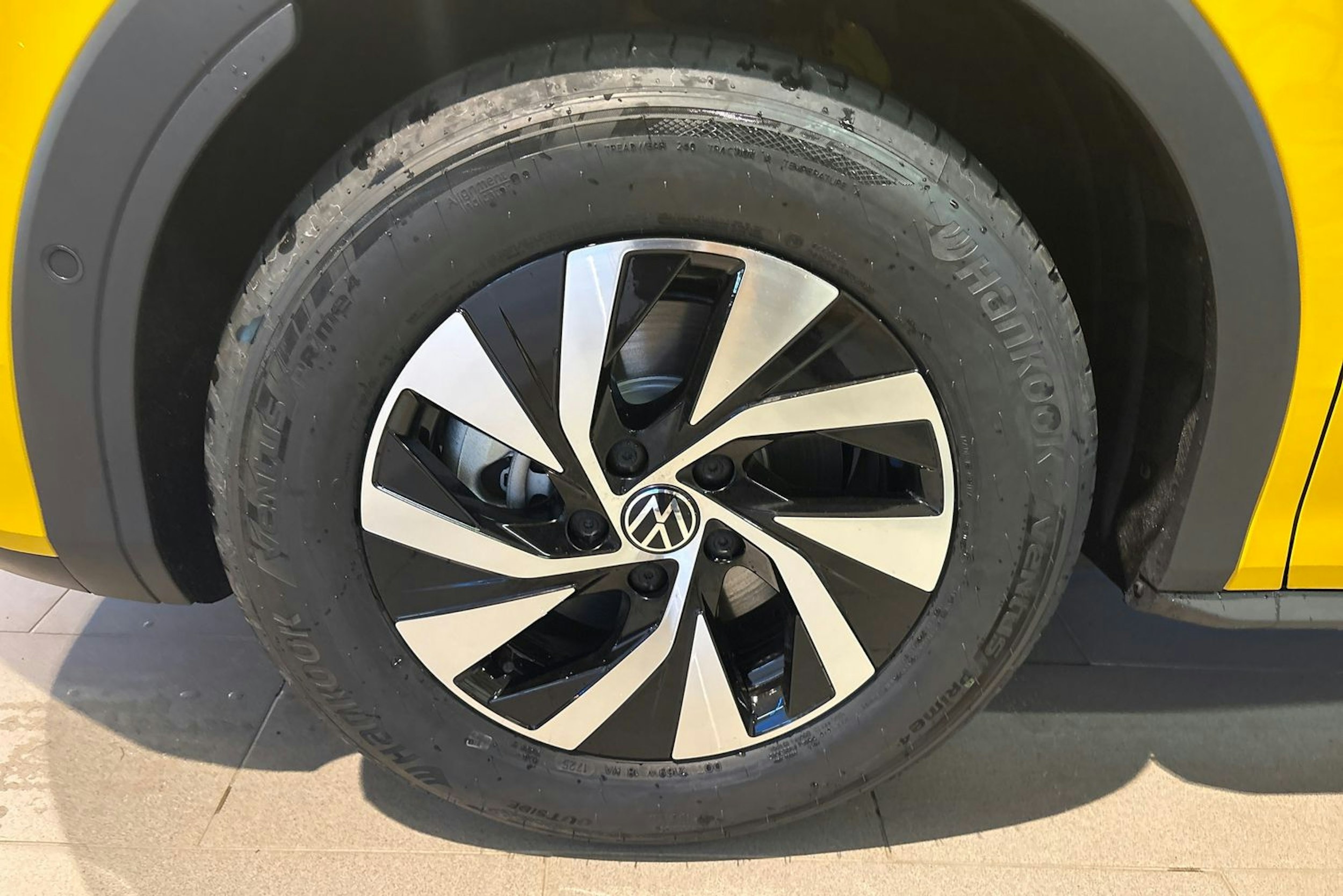 keltainen Volkswagen T-Roc 2026 kuva 10.