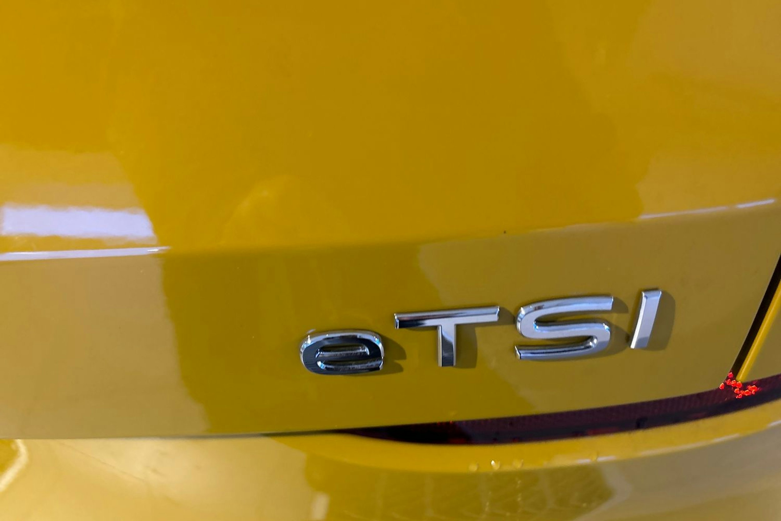 keltainen Volkswagen T-Roc 2026 kuva 12.