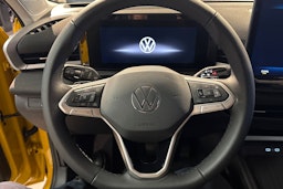 keltainen Volkswagen T-Roc 2026 kuva 13.