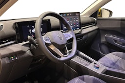 keltainen Volkswagen T-Roc 2026 kuva 6.