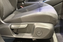 keltainen Volkswagen T-Roc 2026 kuva 13.