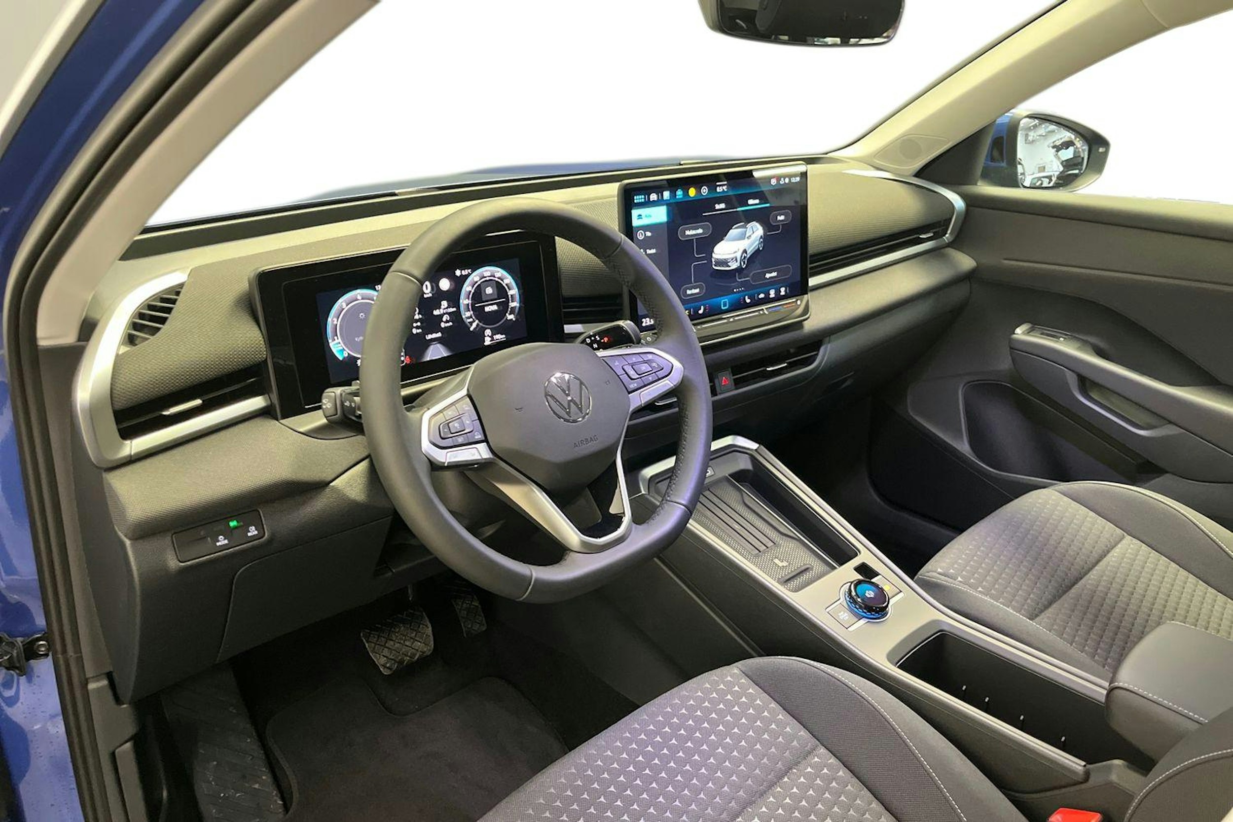 sininen Volkswagen T-Roc 2026 kuva 6.