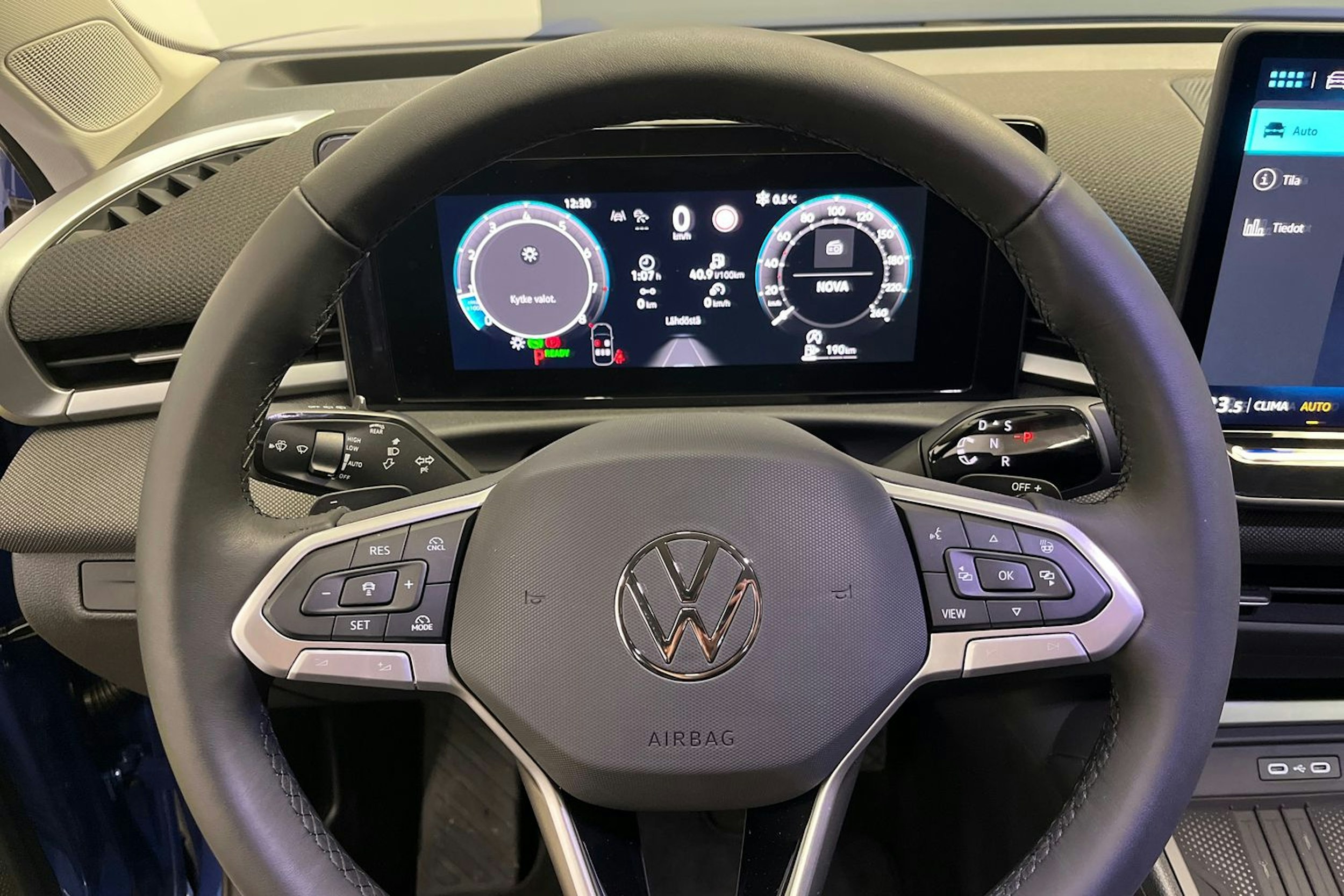 sininen Volkswagen T-Roc 2026 kuva 15.