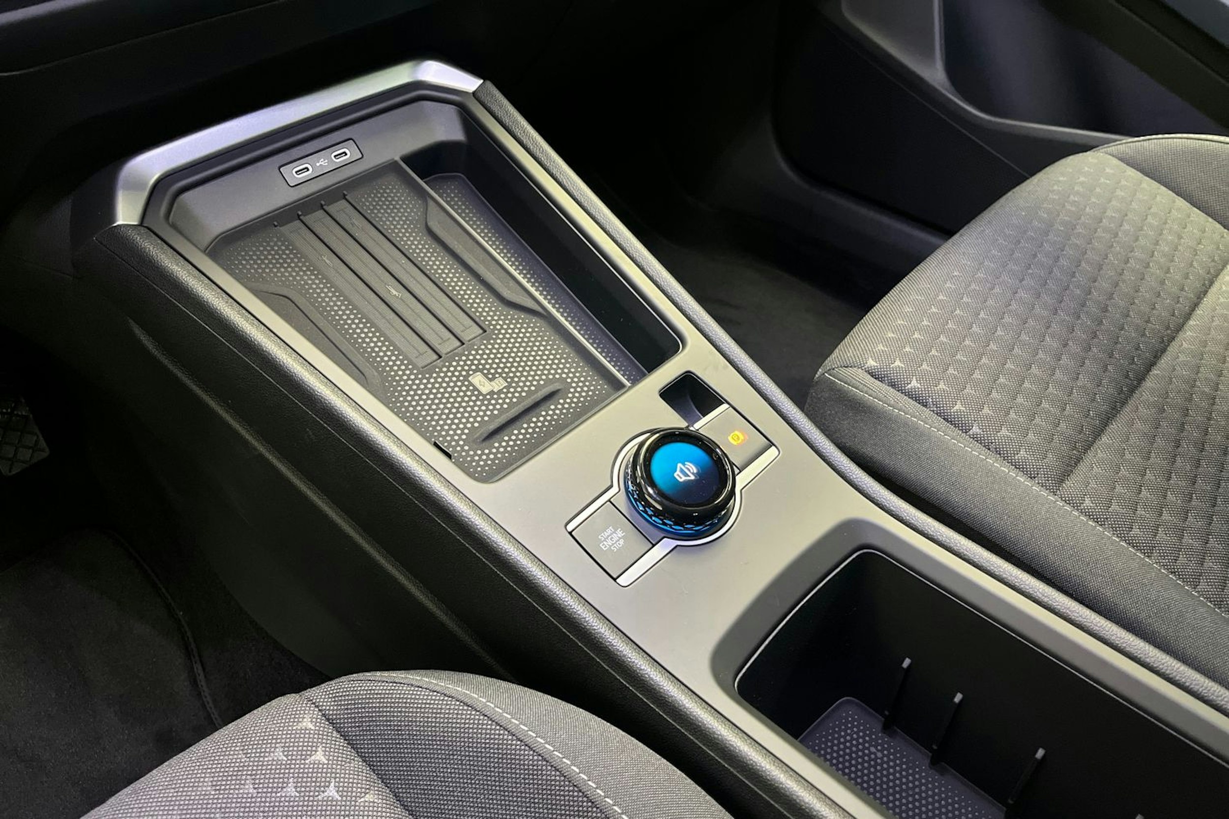 sininen Volkswagen T-Roc 2026 kuva 16.