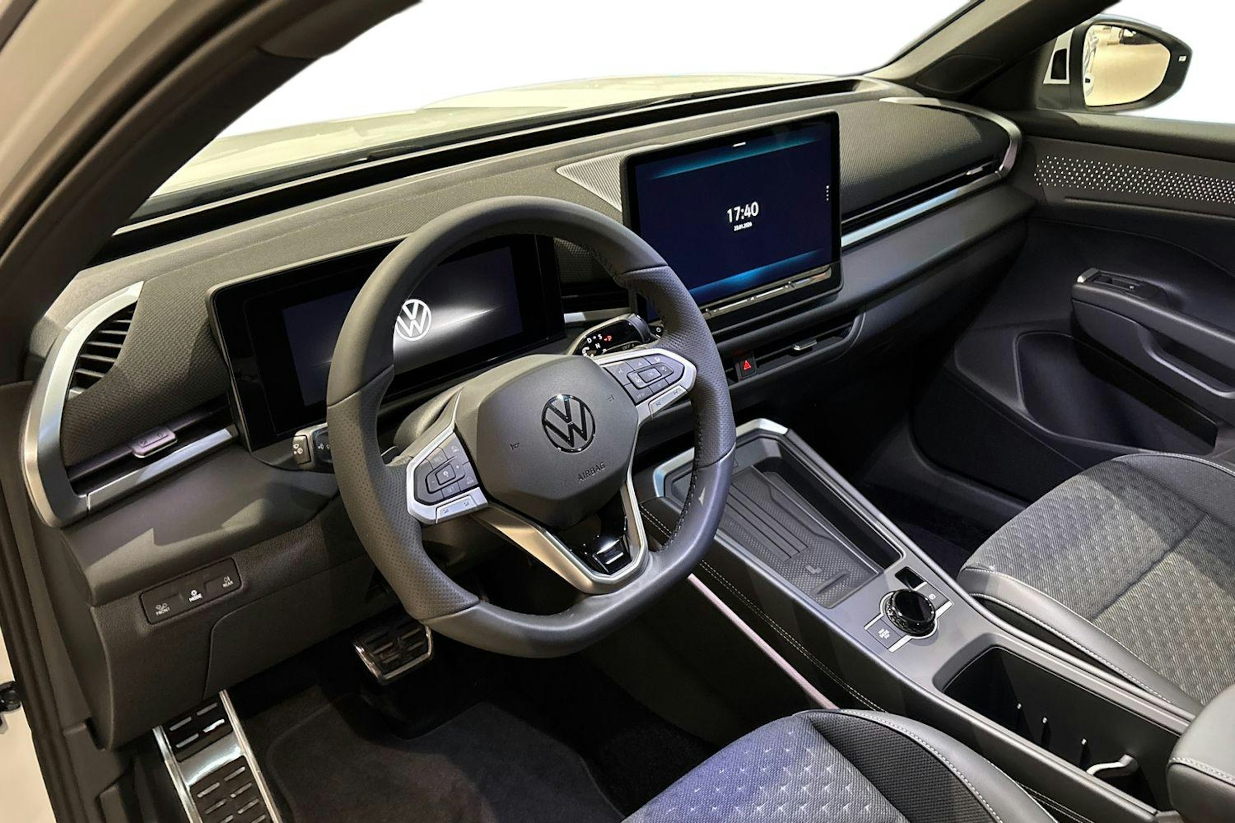 valkoinen Volkswagen T-Roc 2026 kuva 6.