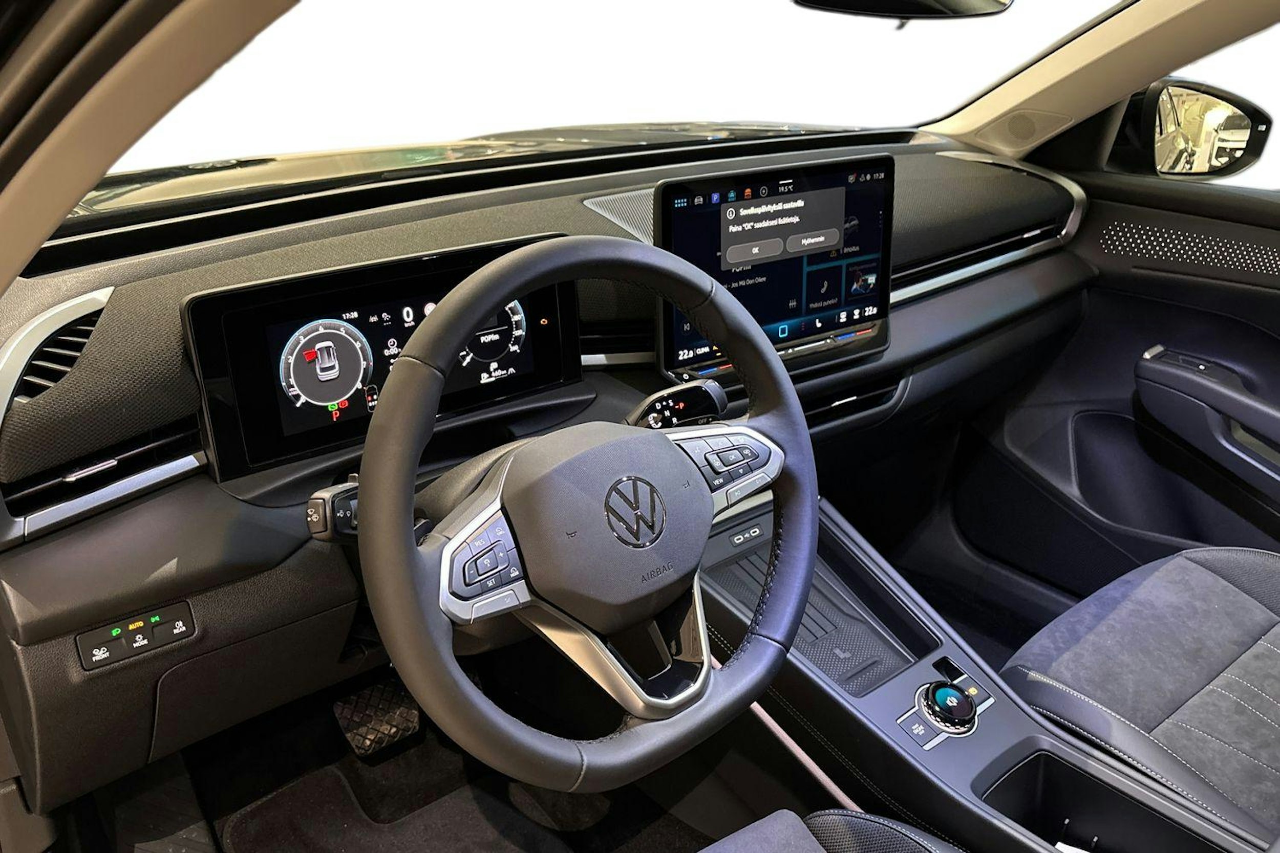 musta Volkswagen T-Roc 2026 kuva 6.