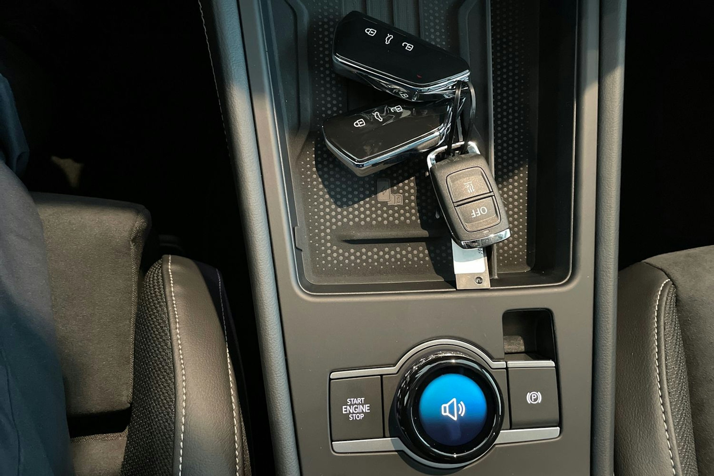 musta Volkswagen T-Roc 2026 kuva 11.