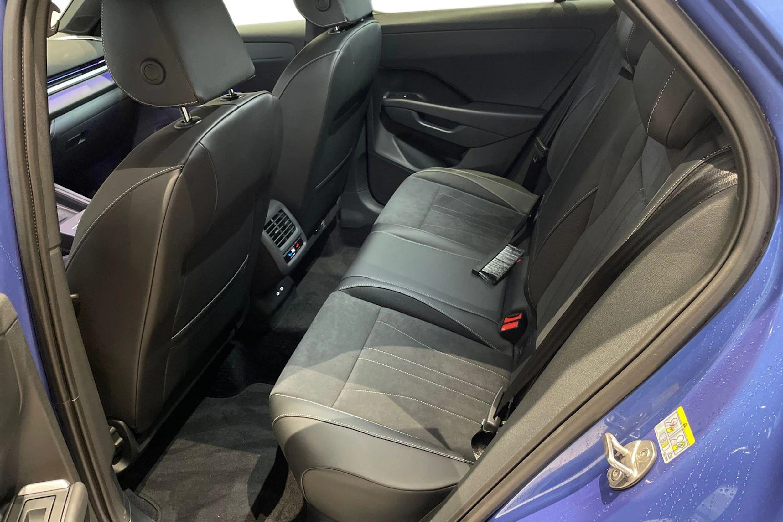 met. sininen Volkswagen T-Roc 2026 kuva 8.