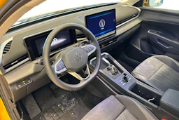 keltainen Volkswagen T-Roc 2026 kuva 6.