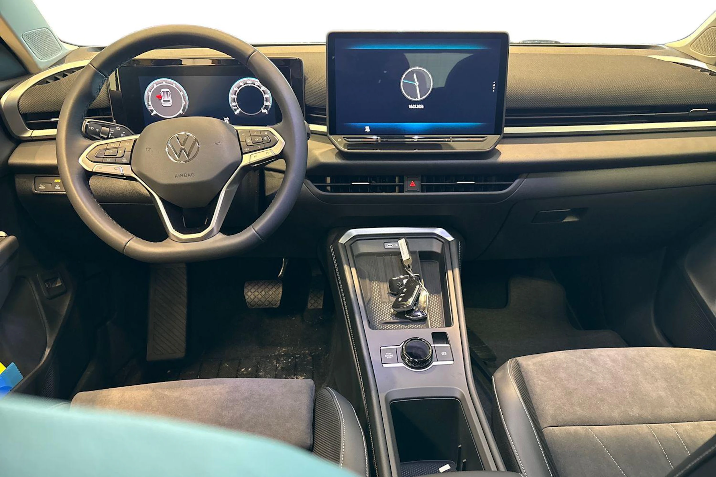 keltainen Volkswagen T-Roc 2026 kuva 7.