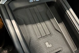 keltainen Volkswagen T-Roc 2026 kuva 19.