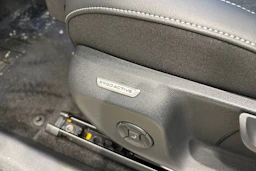 keltainen Volkswagen T-Roc 2026 kuva 27.