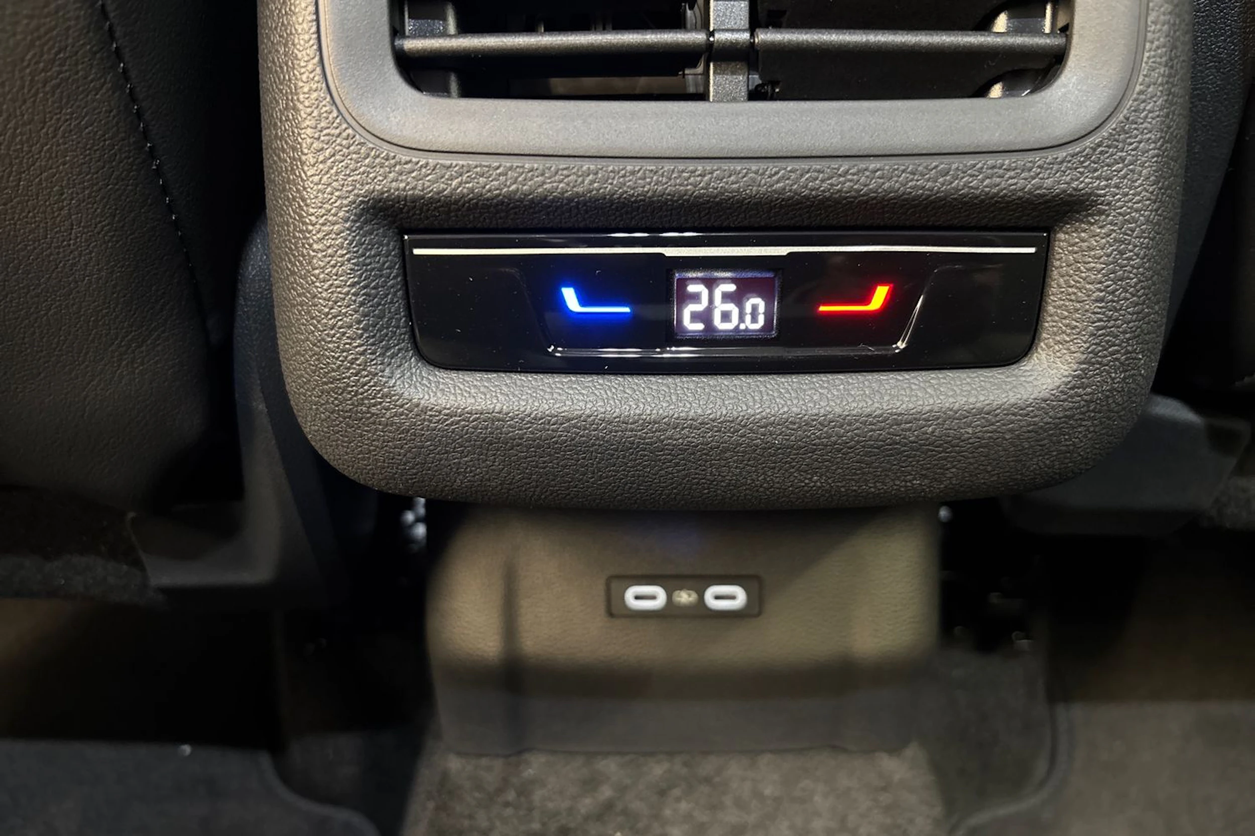 keltainen Volkswagen T-Roc 2026 kuva 29.