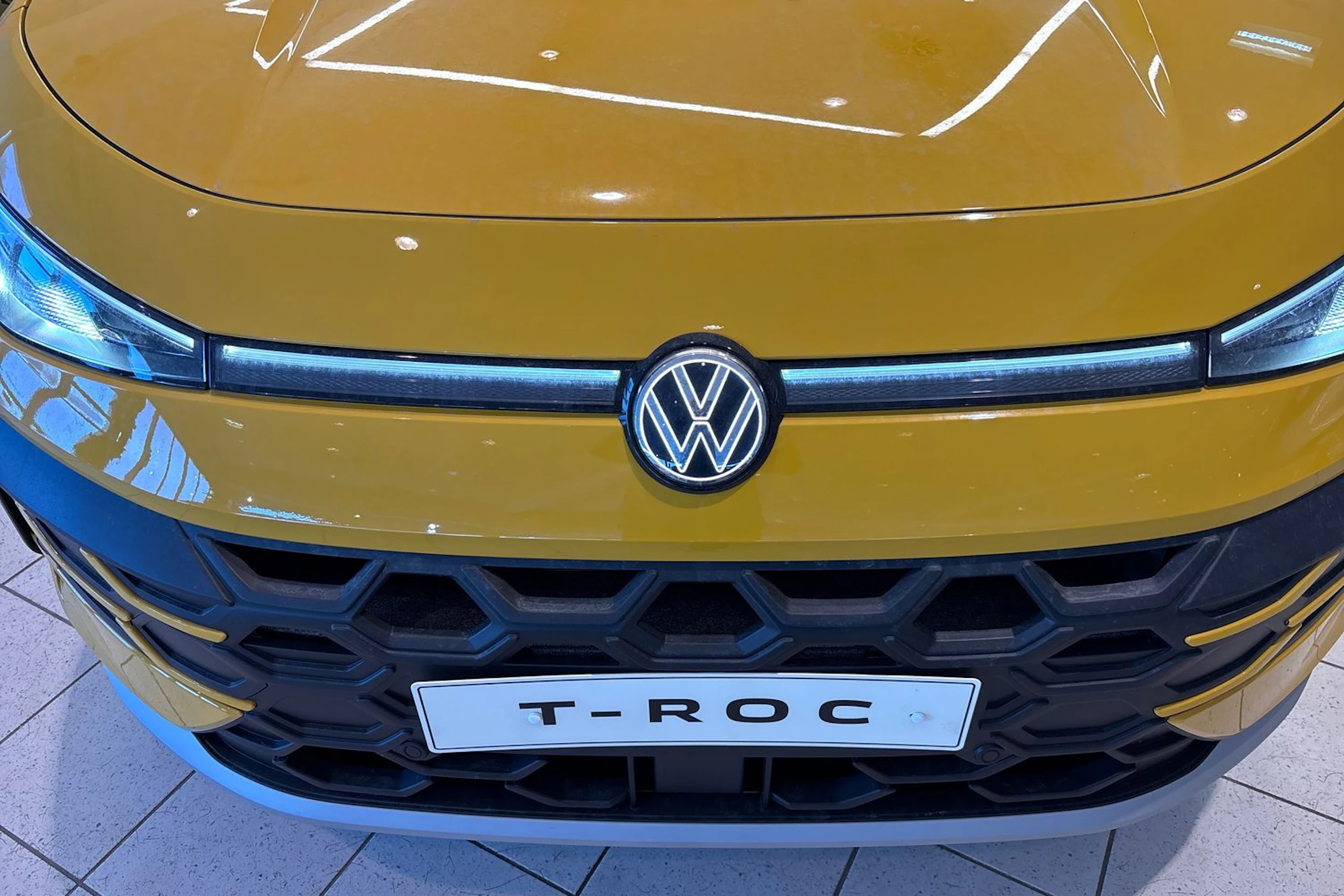 keltainen Volkswagen T-Roc 2026 kuva 34.