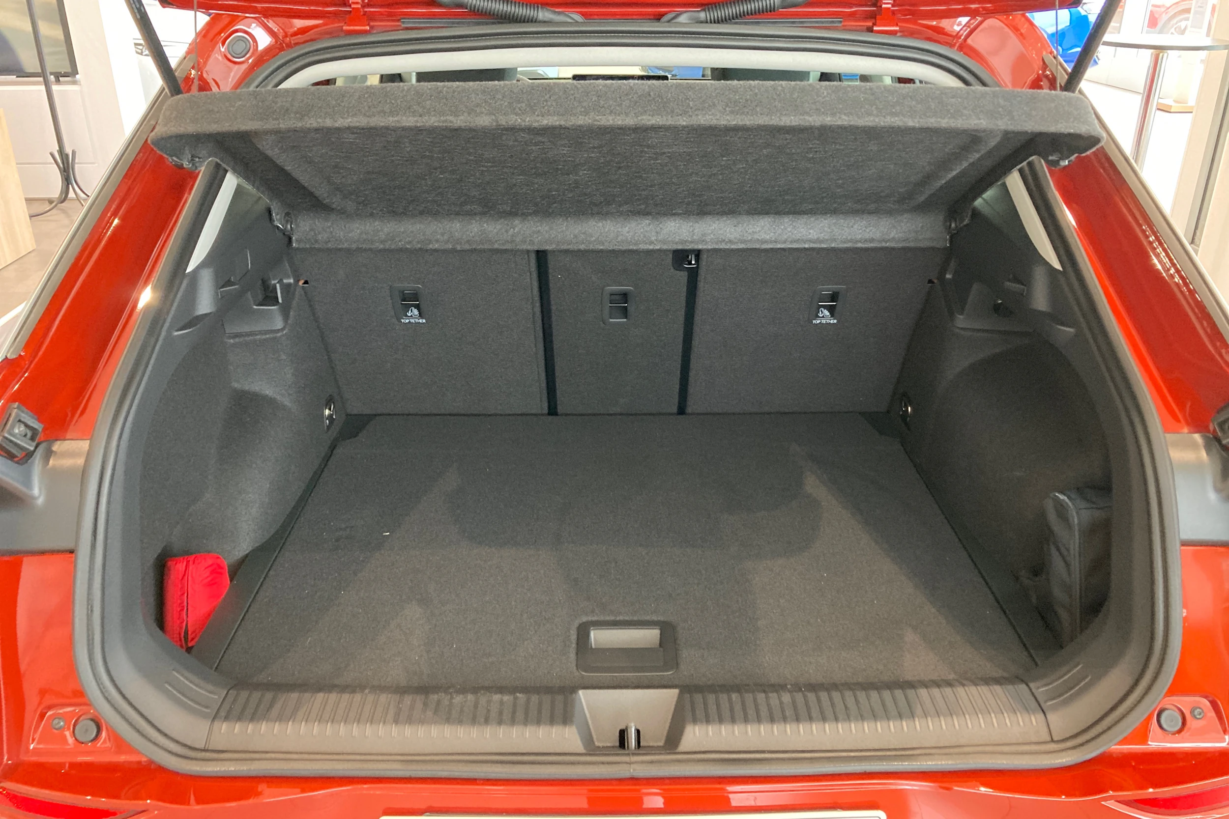 punainen Volkswagen T-Roc 2026 kuva 18.